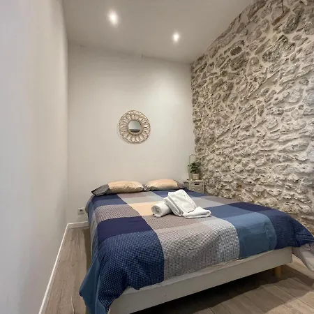 Charming Haven In Αντίμπ