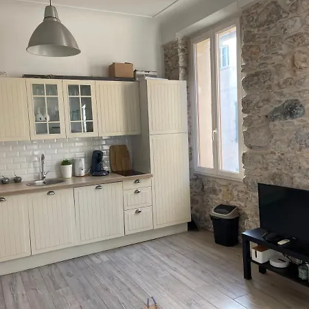 Charming Haven In Антіб